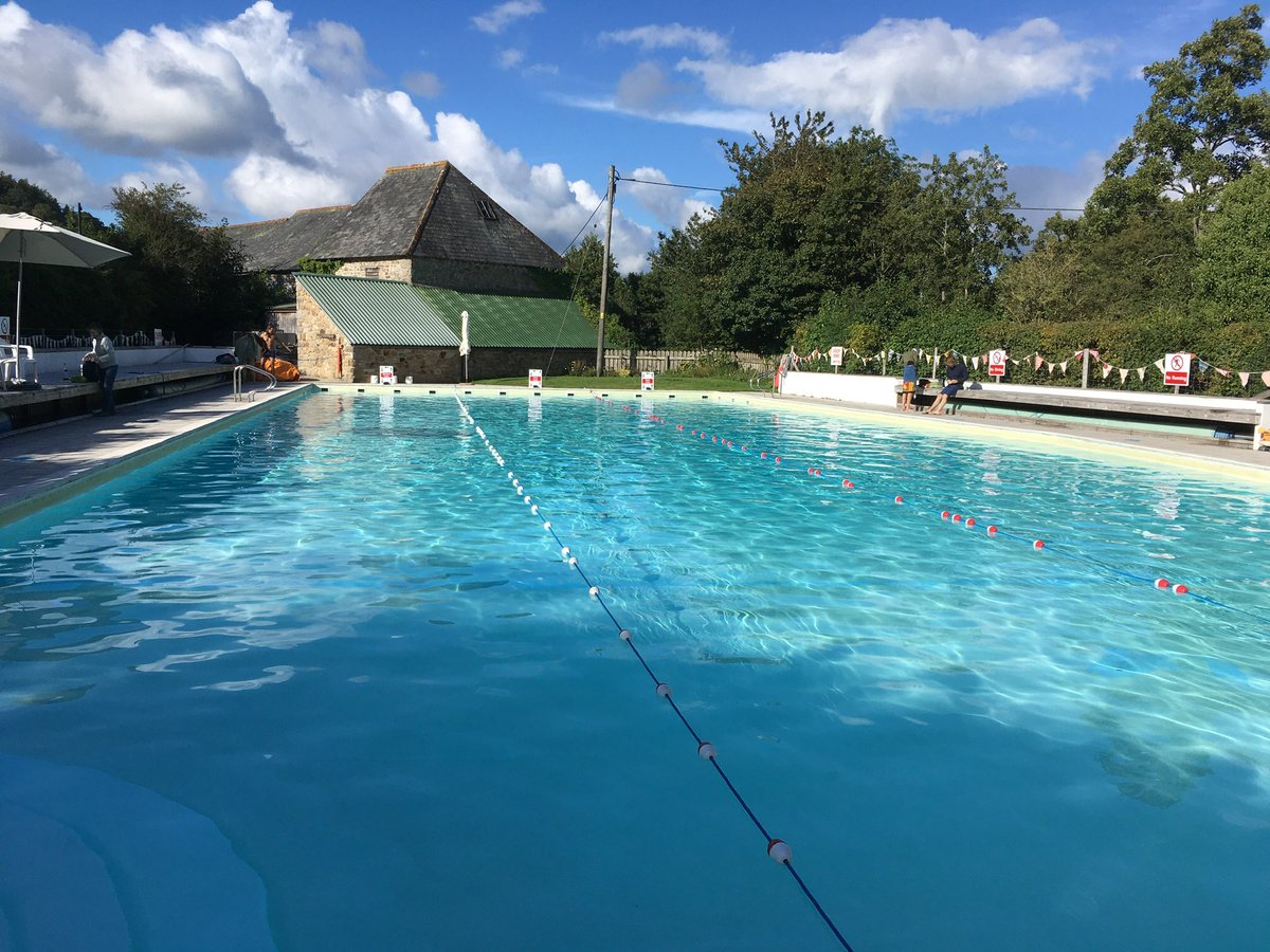 chagfordpool's tweet photo. Great to be finishing our season with good weather.... and our Devon Coast sponsored swim is now totalling over £2000, and rising. Thank you for all your support 👍.   #devonoutdoorpools #outdoorswimmingsociety #fundraiser #visitdevon #lovelidos https://t.co/aWOh39U9OO