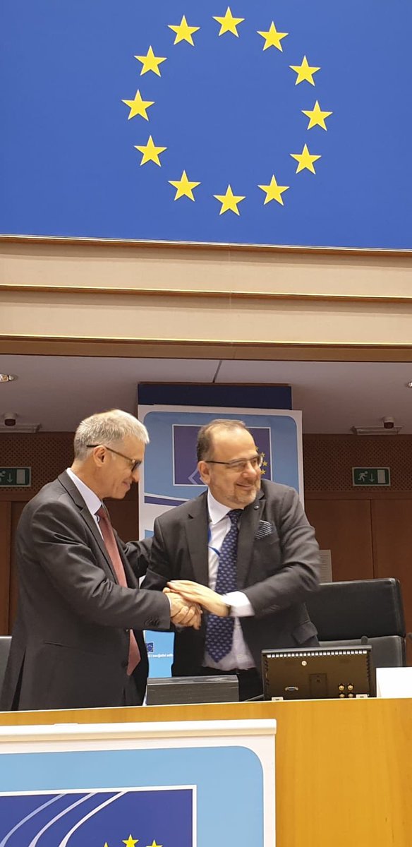 PBernasconi's tweet photo. Cher @LJahierEU, à l'heure où ton mandat de @EESC_President  s'achève, je tenais à saluer ton action courageuse et énergique, qui a éclairé l'#UE 🇪🇺 #rEUnaissance. La collaboration efficace et amicale entre @EU_EESC et le @lecese restera. Merci! 🙏 https://t.co/otISADfzHs