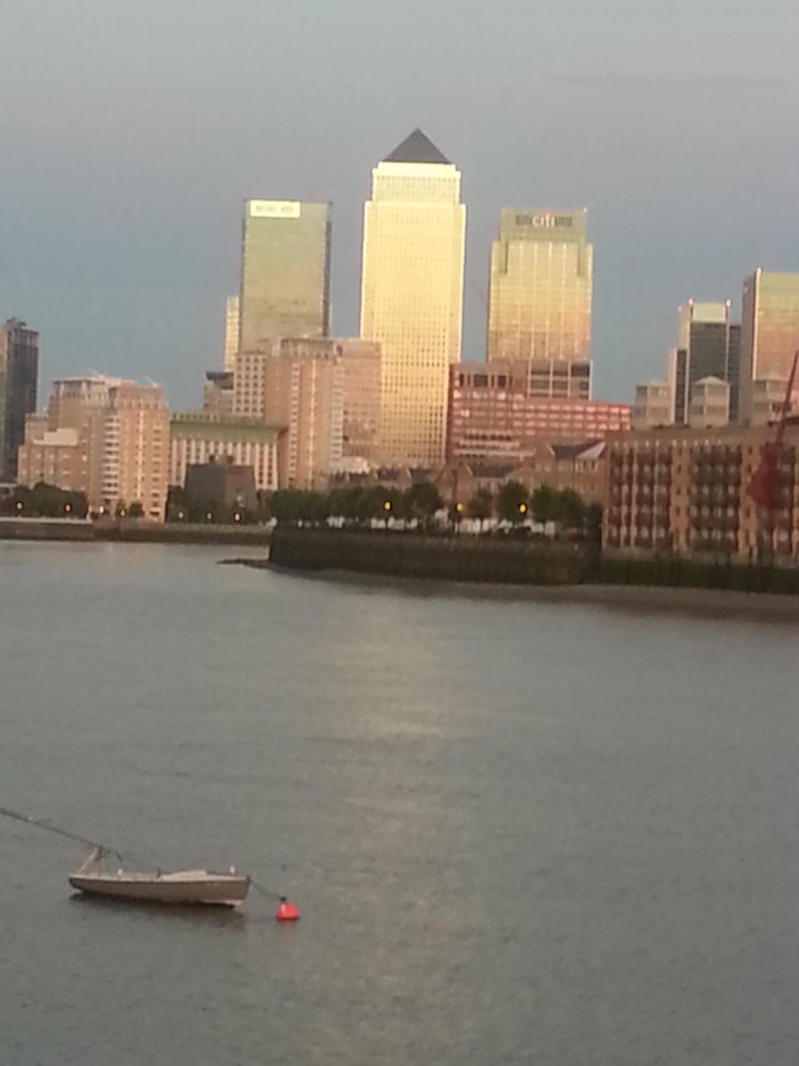 BuildEverard's tweet photo. #ThrowbackThursday
Once only the shores of east #London saw #highrise #buildings; today the whole country is enjoying a growth.

Modern #Architectural beauty will soon be the predominant identity of this city.

#Designs #Build #Constructions #Basements #Extensions   #CanaryWharf https://t.co/Hrir4ZDRZu