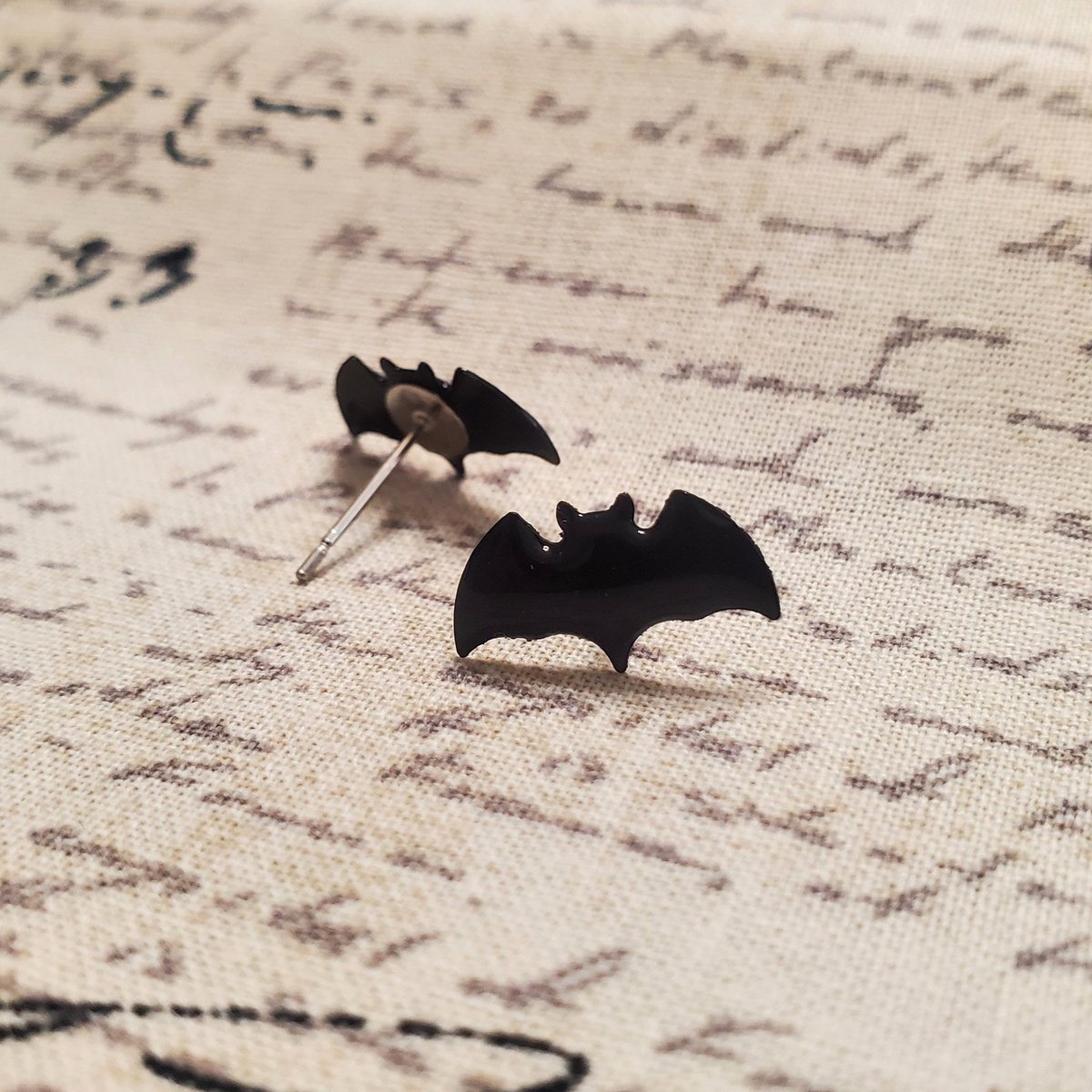 InForASpell's tweet photo. @slyfoxshaeleeYT I'm Angel and I make spooky and witchy accessories and upcycled clothing π«π
https://t.co/wEgCqSTYQD
#InForASpell https://t.co/VCrJk3MARh