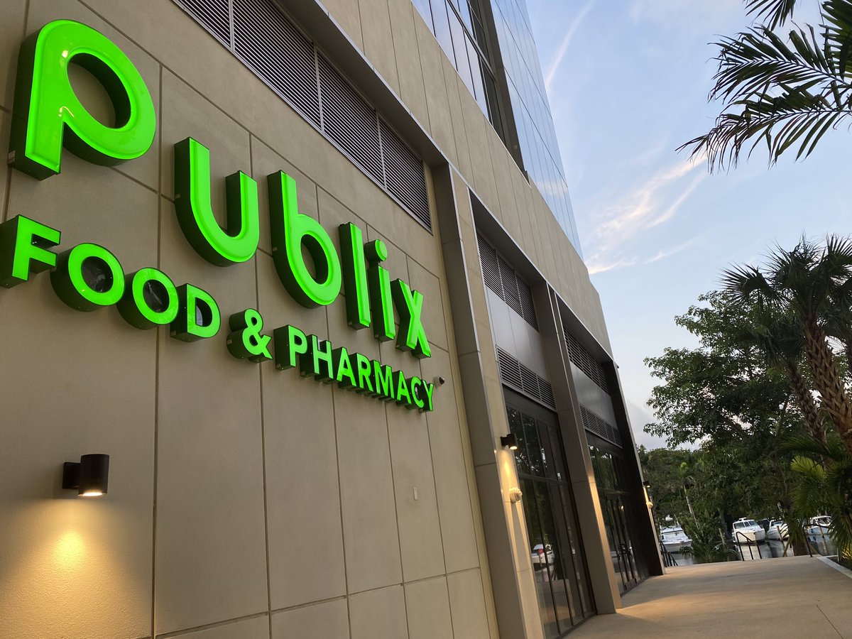 FTLrobyn's tweet photo. Excited to welcome the newest #Publix to @MiamiDadeCounty at River Landing! #Miami #TGIT https://t.co/CSujFDOdXM