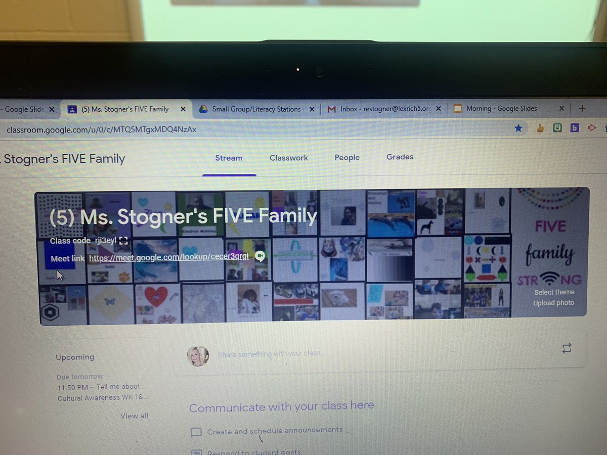 MsStogner's tweet photo. We love a customized Google Classroom Banner 😜 each tile made by one of my sweeties 💖 @Google @hecorleyelem #Pridein5 #PrideinFIVE https://t.co/KS9xjLxdwa