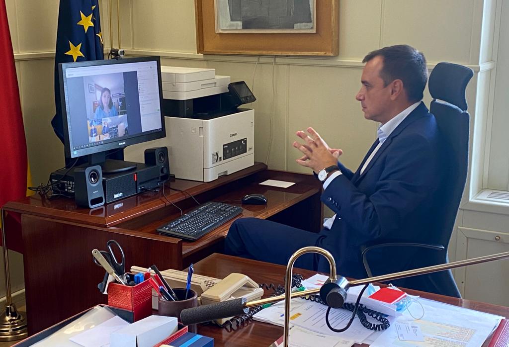 transportesgob's tweet photo. 👥 En la entrega del #XVIPremioACEX a la Seguridad en Conservación, el secretario general de Infraestructuras, @svtorron, ha destacado hoy la conservación y la transformación digital como vectores de cambio en la política de carreteras. 🛣️ https://t.co/brSE4WnjoB