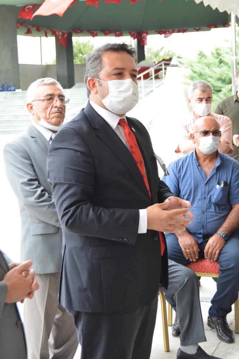 isamesihsahin's tweet photo. 17 Eylül 1961.. Memleketin gözünden süzülen göz yaşları...

Başbakan #AdnanMenderes , Hasan Polatkan ve Fatin Rüştü Zorlu’yu  şehadet yıl dönümlerinde kabirleri başında andık.

Şehitlerimizi rahmet ve şükranla anıyorum. https://t.co/5c51O8ZJjh