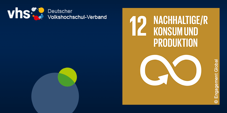 vhs_dachverband's tweet photo. 🚨 Immer schneller erreichen wir die Grenzen der natürlichen Ressourcen unserer 🌏 Erde. Projekte an #vhs zeigen, wie nachhaltiger &amp; bewusster Konsum 💵gelingt, um den @17ziele|n näher zu kommen. Praxisbeispiele gibt es auf https://t.co/eGuiJvhfQw #blackfriday #SDGs https://t.co/pKVy7rUQoz