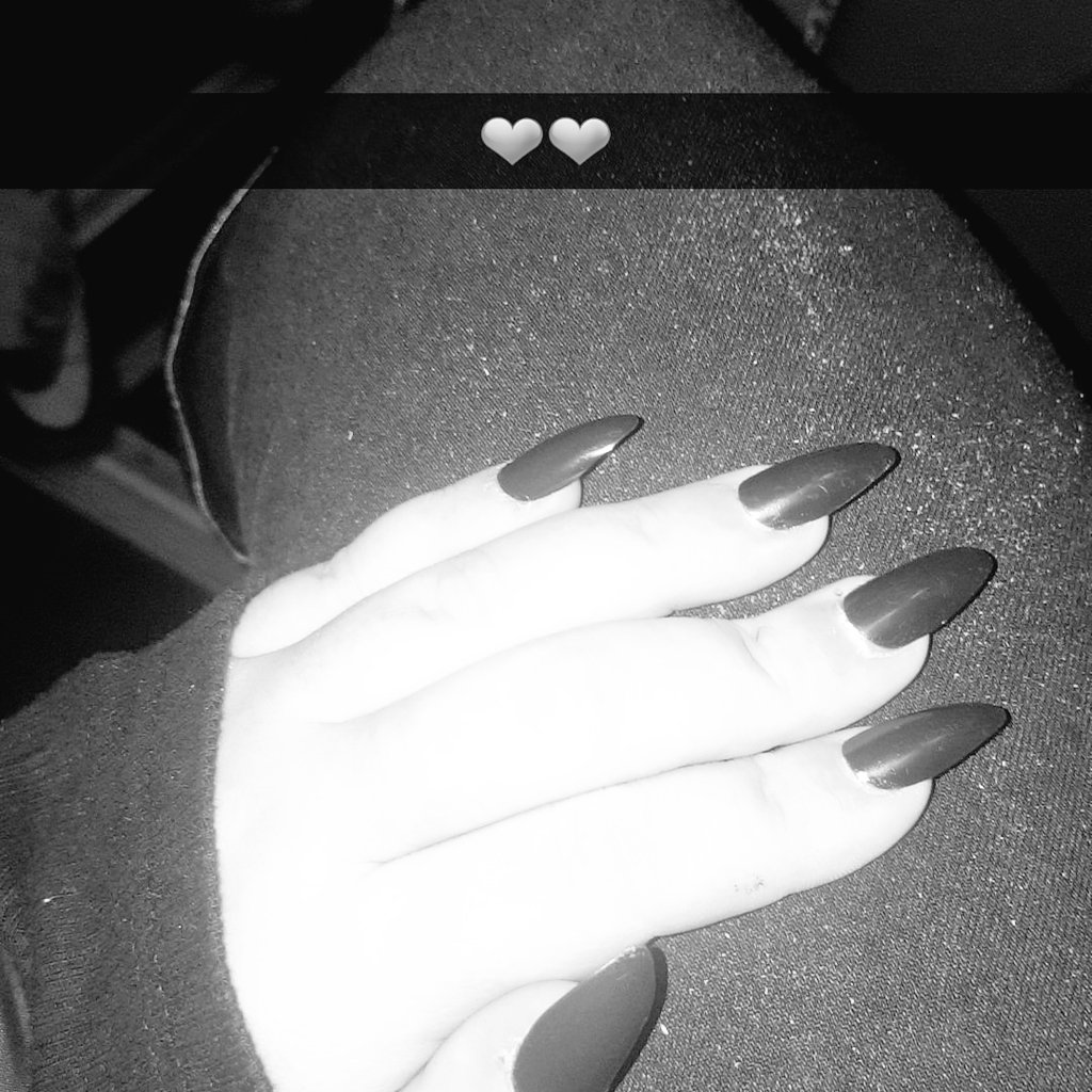 Eleighsharp2001's tweet image. Thank u Lucy for my nails they are ready for my outfit for Friday 💖💖💖💖