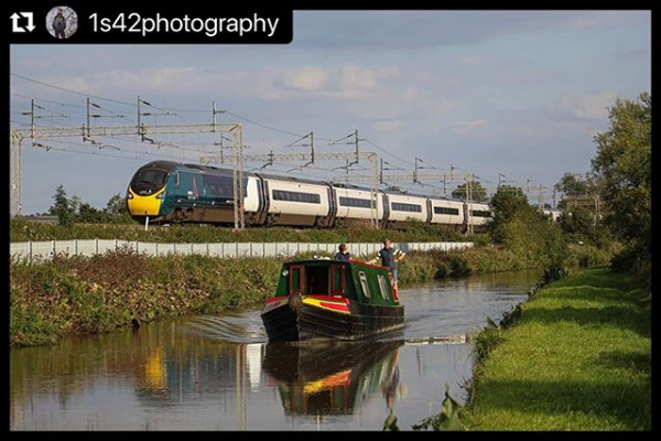 ScenicRailBrit's tweet photo. It’s amazing what you can see from the window as you explore Britain by rail. Plan your scenic rail adventure here: https://t.co/bkGRn8IqXv
📷: 1s42photography on Instagram
#TravelSafe #LoveGreatBritain #scenicrailways #trainsofbritain #windowgazer https://t.co/4XHqOKMbeZ