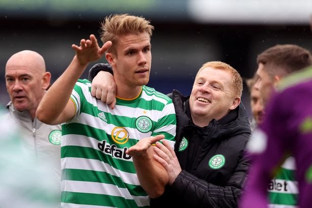 DailyScottish's tweet photo. Celtic manager Neil Lennon insists he was "absolutely delighted" with his team's performance as they overcame St Mirren in Paisley.
#celtic #CelticFC #irish #scotland #ireland #football #celticpark #celticwoman #glasgow #glasgowceltic https://t.co/tgJuUbWqzY