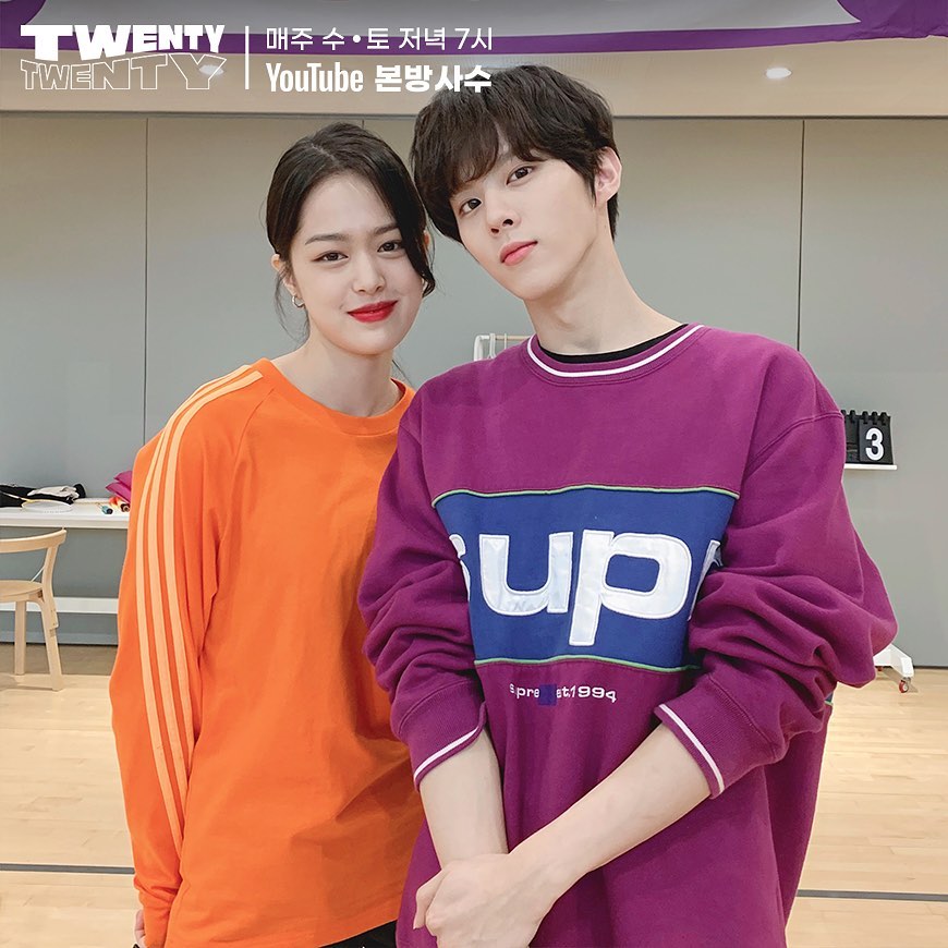 JR_Subs's tweet photo. RUS SUB / #TWENTYTWENTY

Перевод 8го эпизода дорамы "Twenty Twenty" с участием Ким Усока и Чана из A.C.E.☺️
▶️https://t.co/MqVP4M2ymB
Приятного просмотра💕

#Twenty_Twenty #KimWooSeok #WooSeok #김우석 #UP10TION #업텐션 #X1 #엑스원 #ACE  #에이스 #KangYuChan #Chan #찬 https://t.co/VDqxjuBGTi