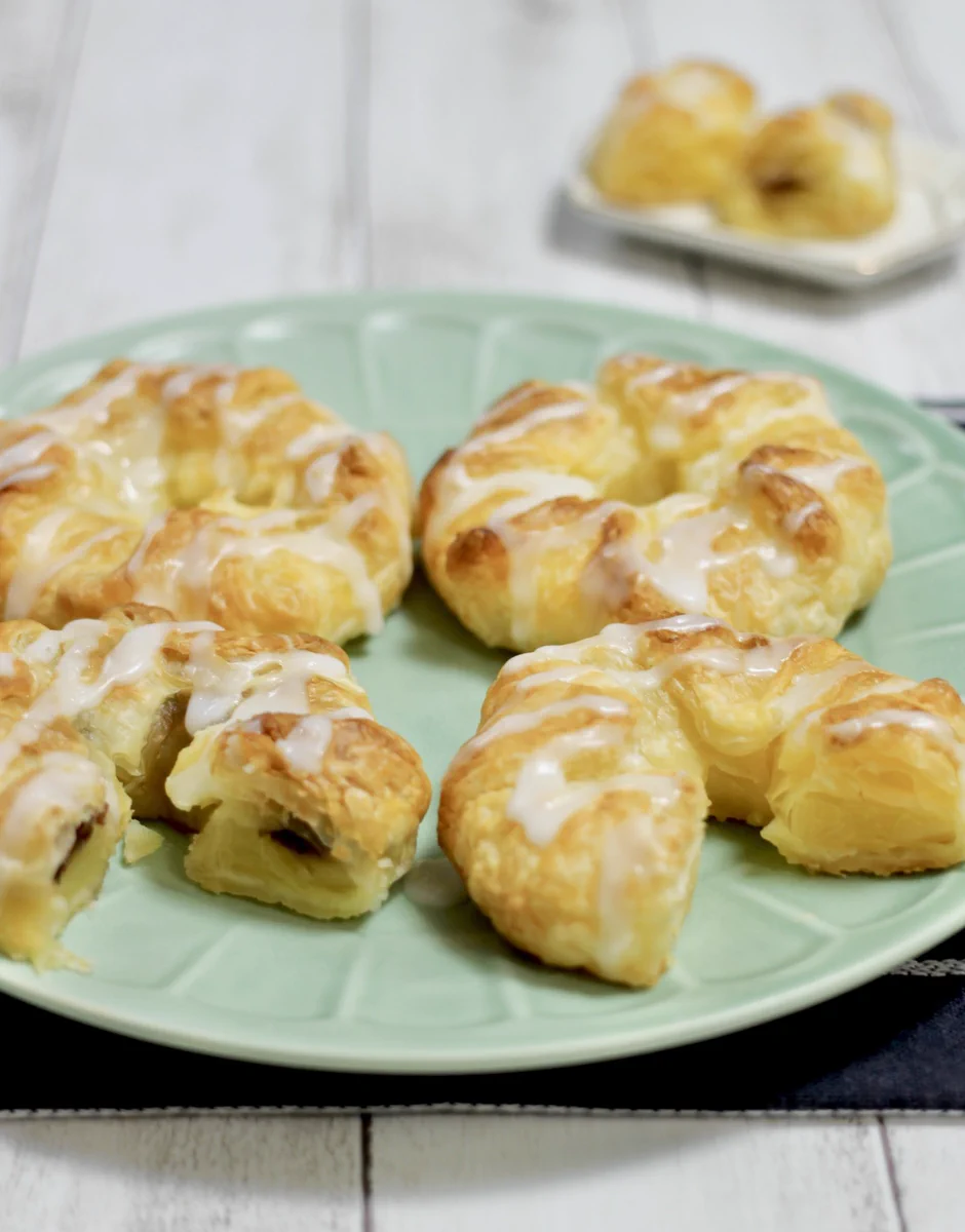 桃缶やあんこなどで試してもOK！パイナップル缶とパイシートで作る「パインパイ」の作り方！