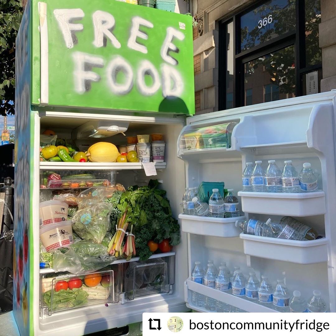 BostonTweet's tweet photo. This Community Fridge in JP runs on a simple principal and tagline: “Take what you need, leave what you can.” 

https://t.co/YtTgNi53jn https://t.co/RQT9tyfdQZ