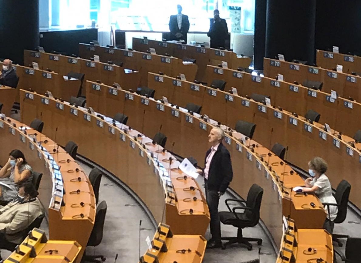 Good day at work today: got my report on tackling energy poverty, reducing emissions and creating jobs by renovating buildings passed by 526 votes to 77 in the European Parliament ciarancuffe.com/time-to-increa…