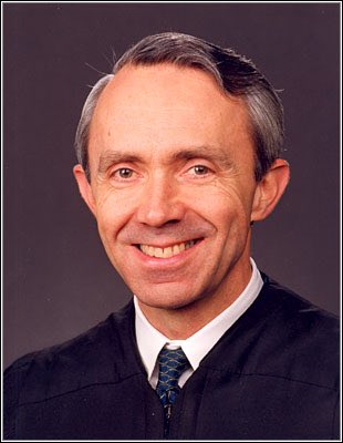 SCHSociety's tweet photo. #OTD September 17, 1939, Justice David Souter was born in Melrose, Massachusetts. Appointed to the Supreme Court in 1990 by President George H.W. Bush, Justice Souter served until his retirement in 2009. 
Happy Birthday!

#scotushistory

#ConstitutionDay 

https://t.co/YoG2Ywh9sd https://t.co/ns7JERPFNV