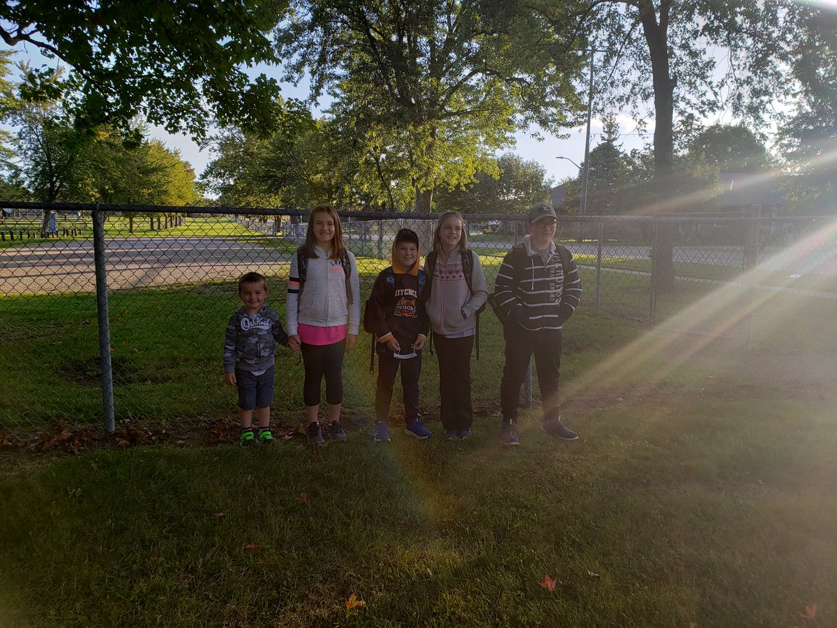 SCook0620's tweet image. Its official--school has started! Thank you @StColumbanCS @MurphyBus