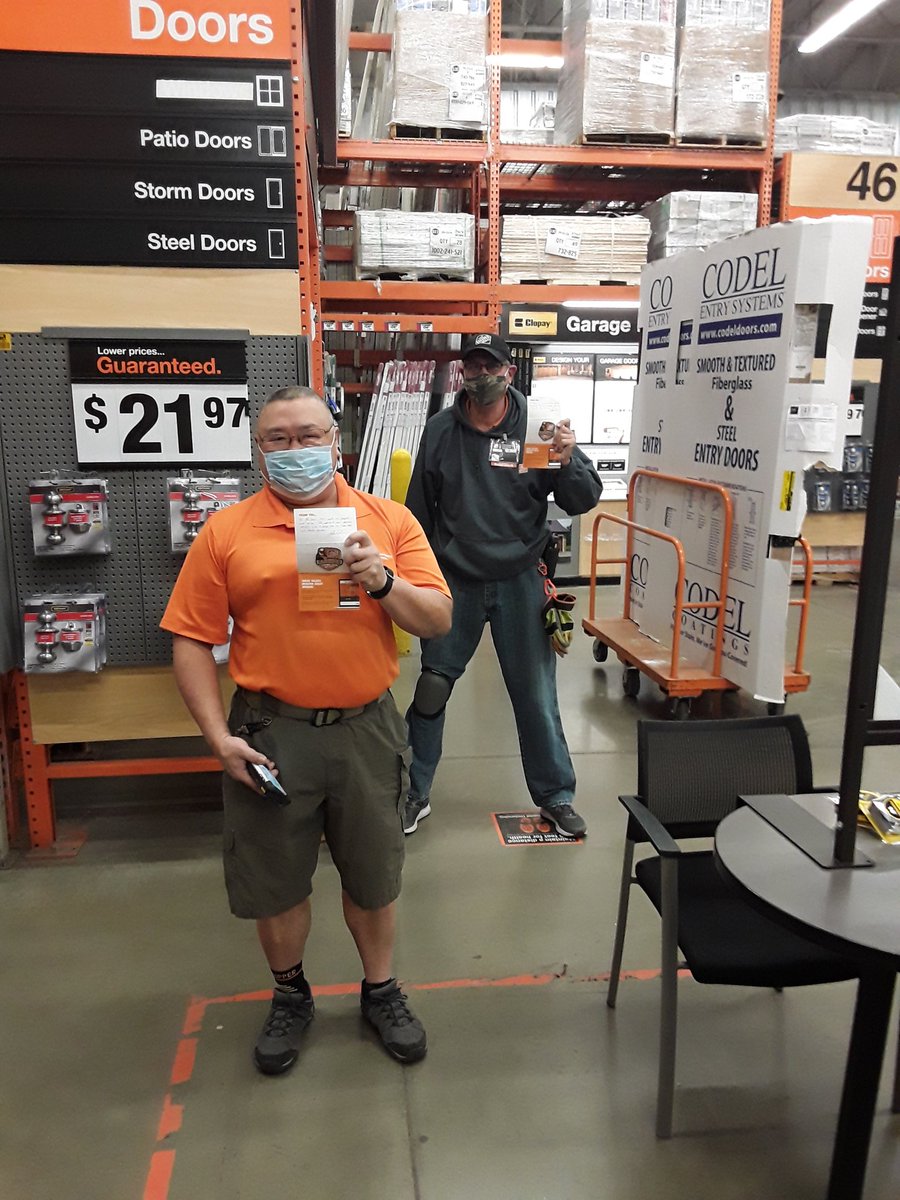D6682's tweet photo. Congratulations Jeff and Vincent on your Bronze milestone awards. We greatly appreciate all of your hard work and positive impact for your team,store and the customer. @THE_JON_LOHMANN @CozyJerry https://t.co/DyqENA9J58