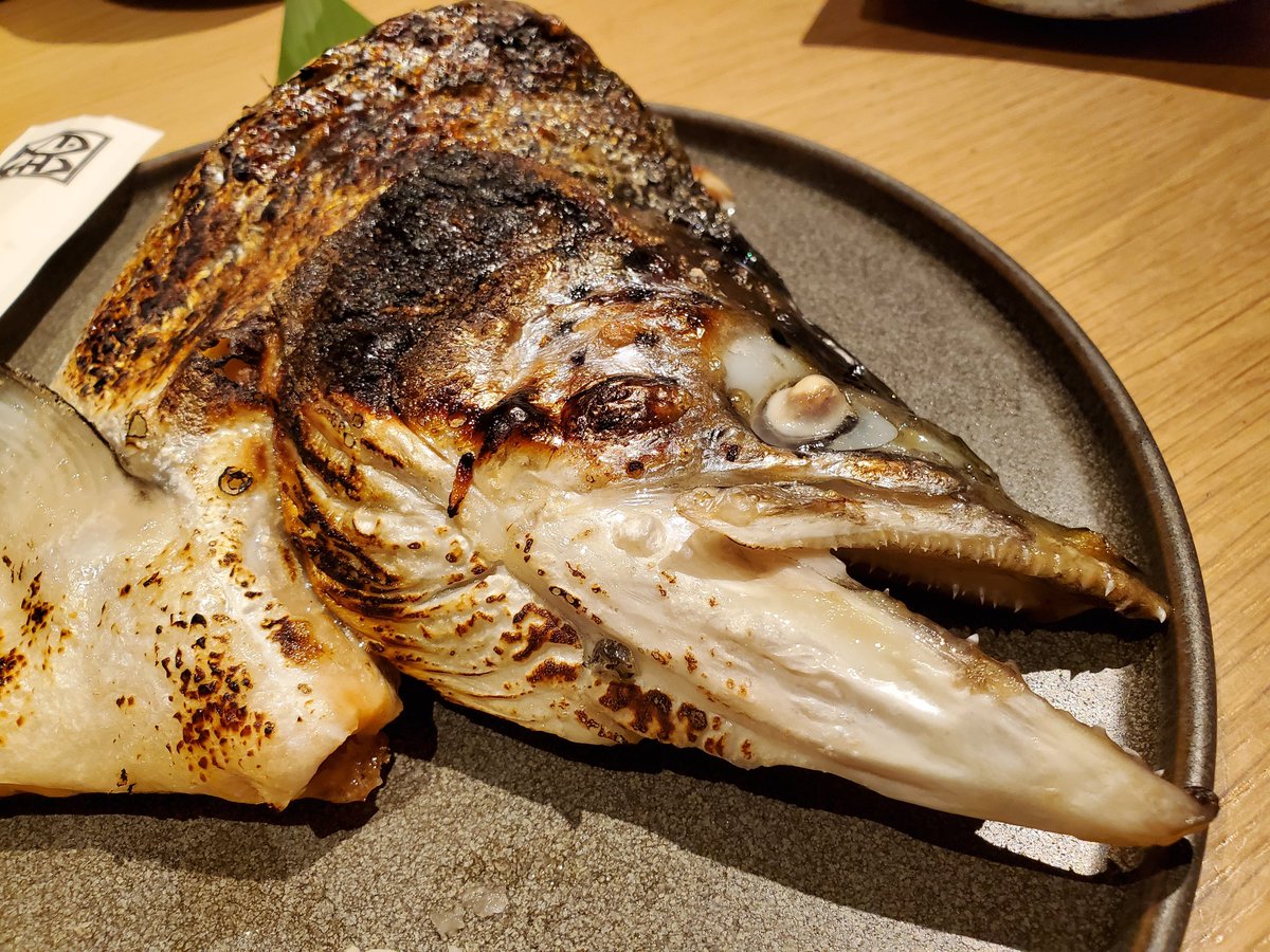 鮭のかぶと焼き<゜)#)))彡
睨んでる😅 https://t.co/lATRq7tI7h