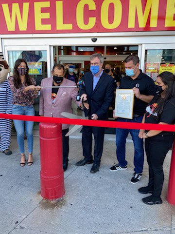 GabrielPizza's tweet photo. We are all masked up @LastmansBadBoy for todays grand opening 1695 Merivale Road. Stop in for a new couch to eat pizza on! Free Gabriel Pizza lunch while quantities last 12pm-2pm #welcometotown #badboy https://t.co/kd20pNeWOB