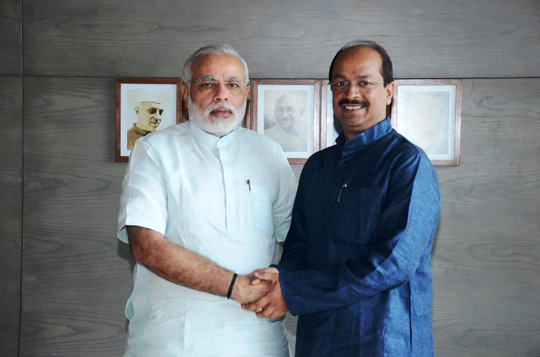 AjayMaroo's tweet photo. माननीय प्रधानमंत्री @narendramodi जी को जन्मदिन की हार्दिक बधाई एवं शुभकामनाएं. ईश्वर से प्रार्थना है कि आप स्वस्थ रहें और राष्ट्र की सेवा करते रहे. 2013 मैं उनके साथ का एक चित्र. @BJP4India @BJP4Jharkhand https://t.co/ht651YRNIq
