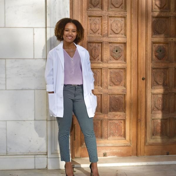 CTCLColleges's tweet photo. Congratulations to @RhodesCollege senior Deja Wells, recipient of the @BCBST Power of We Scholarship. #liberalarts #futurephysiciansassistant #biologymajor #religiousstudiesminor #liberalartsindluesscience #undergraduateresearch https://t.co/lhtNwMb6tn https://t.co/v7KRt4dLhs