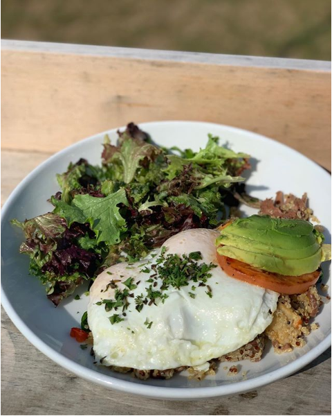 rightforkdiner's tweet photo. Hashing out our breakfast plans this morning 😎
.
Order Online Here: https://t.co/bnlMETON1q
.
.
.
.
.
#TheRightForkDiner #TheRightFork #EdgartownMA #MarthasVineyard #VisitMV #foodstagram #instafoodies #instaeats #breakfastisserved #breakfast
.
📷 @chenchen228 https://t.co/uZN3kl2PxV