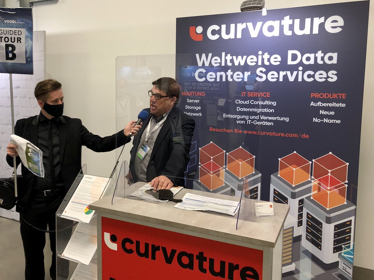 vogelitakademie's tweet photo. Unsere GUIDED TOUR auf der #concloud und #datatechcon ist wieder unterwegs - danke an die Sponsoren @MorpheusData, @lenovode, @Curvature, @barracuda und viele weitere #safeconferencing! https://t.co/YeTww5jdQ9