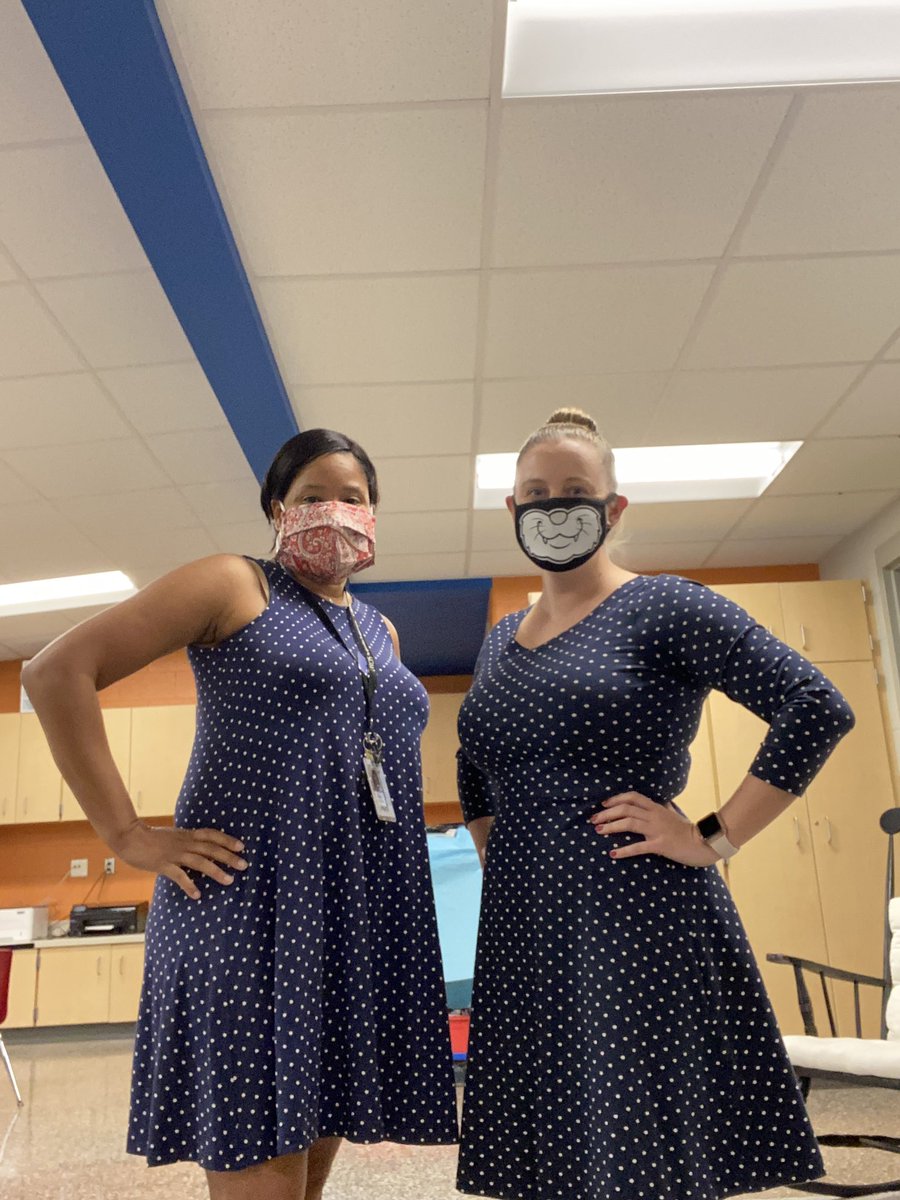 Unintentional twinning yesterday-great minds think alike💙