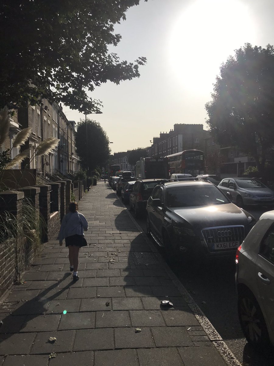 dougiedalston's tweet photo. @jonburkeUK Thanks for filling Graham Road with stationary cars during the walk to school. Great for my daughter’s lungs im sure @hackneycouncil https://t.co/DAP4znsuS6