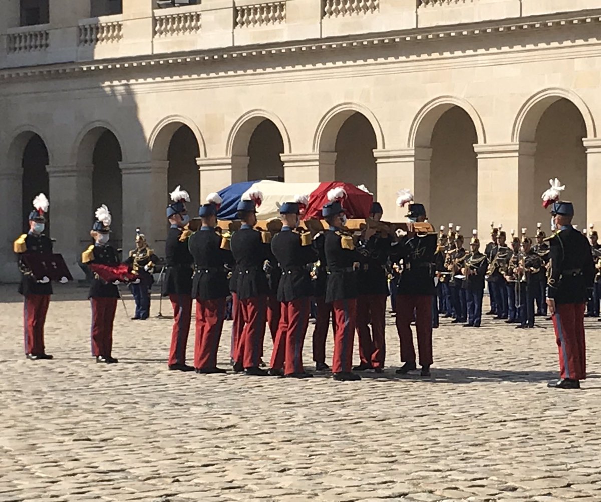 An honour to pay tribute, on behalf of 🇬🇧, at the funeral of Edgard Tupët-Thomé, 100, Companion of the Liberation. His 🇫🇷 unit fought to protect British troops during the evacuation of Dunkirk. He was taken prisoner, escaped and eventually reached the UK in 1941...