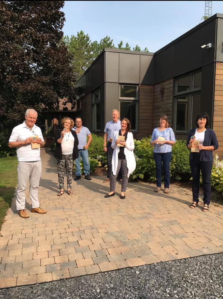MorleyHoppner's tweet image. Smile cookies all around! 🍪😃 The team sent @TimHortons Smile Cookies around to each staff member to support the annual #SmileCookie Campaign! This year, 100% of the proceeds will go to @SnowsuitFund. You have until Sept. 20 to buy yours!

snowsuitfund.com