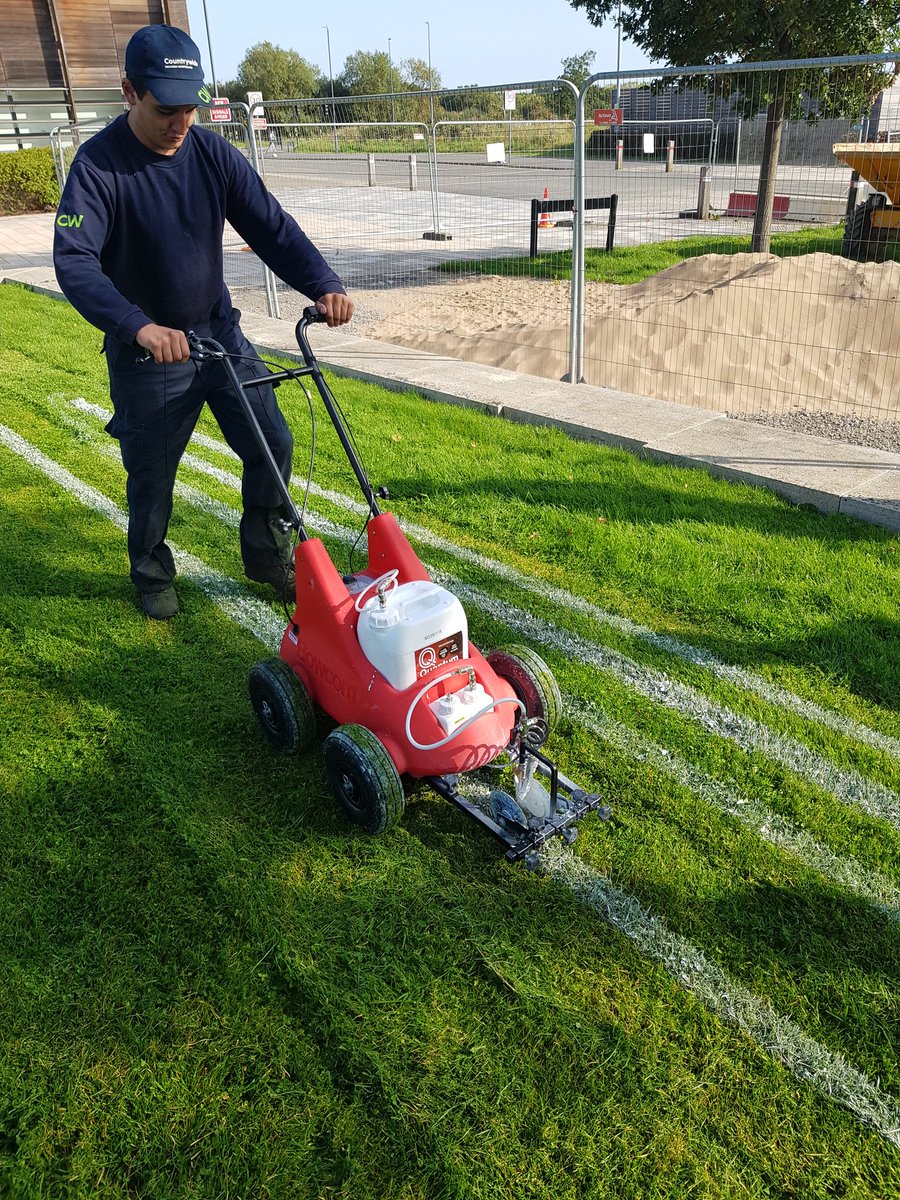 Another Countrywide coverted to Atom marker Quantum paint.thanks to Stuart Countrywide Western Super Mare. #quantumsavesyoumoney 
#2ltrsperpitch #dothemaths
@BowcomLineMark @publigreensnc @RigbyDanny @Pitchworksuk