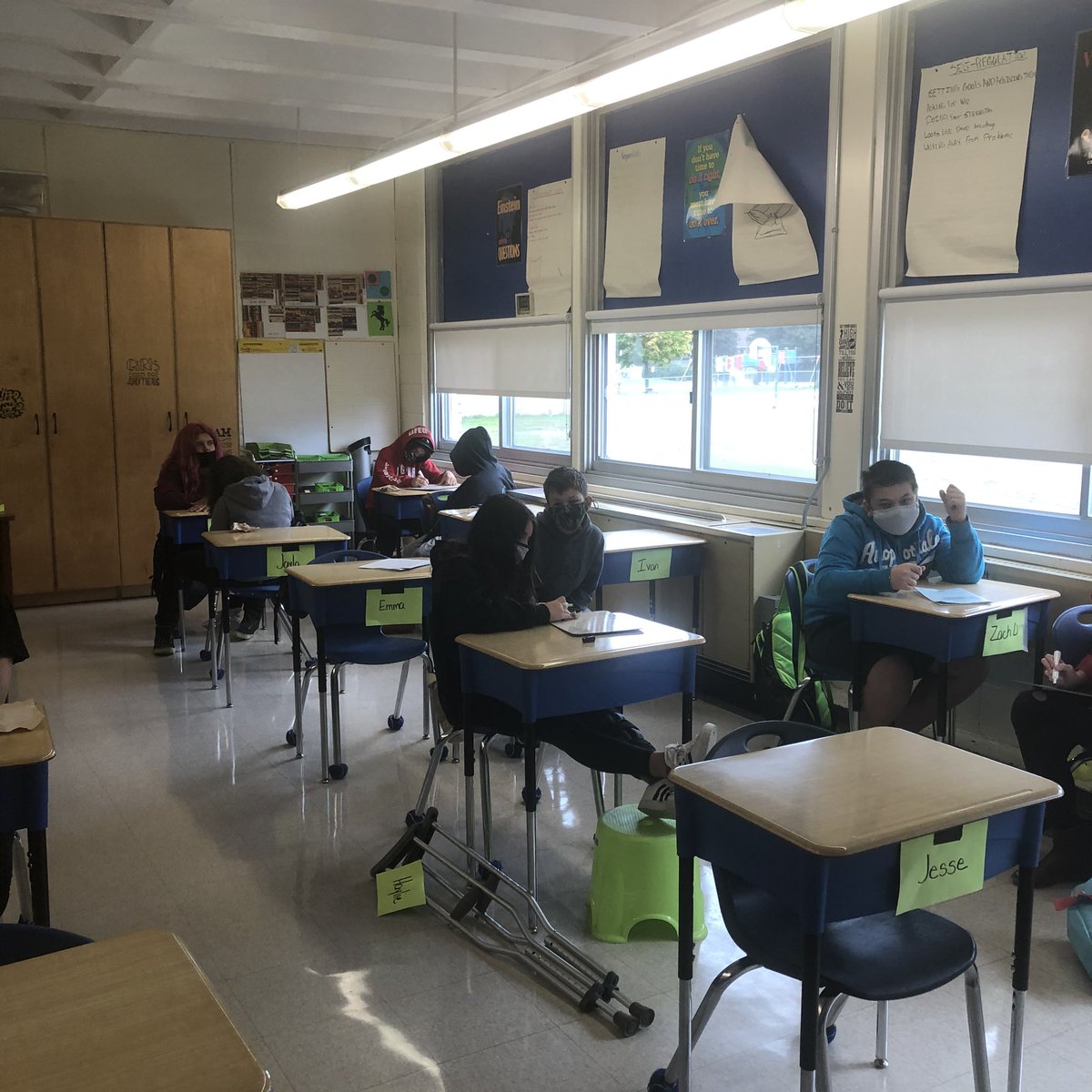 MrsHoltEES's tweet image. Working through some more #scdsbfirst20 math courtesy of @scdsbmath - lots of competition!! #holt2021 #whiteboardmath #buildingcommunity