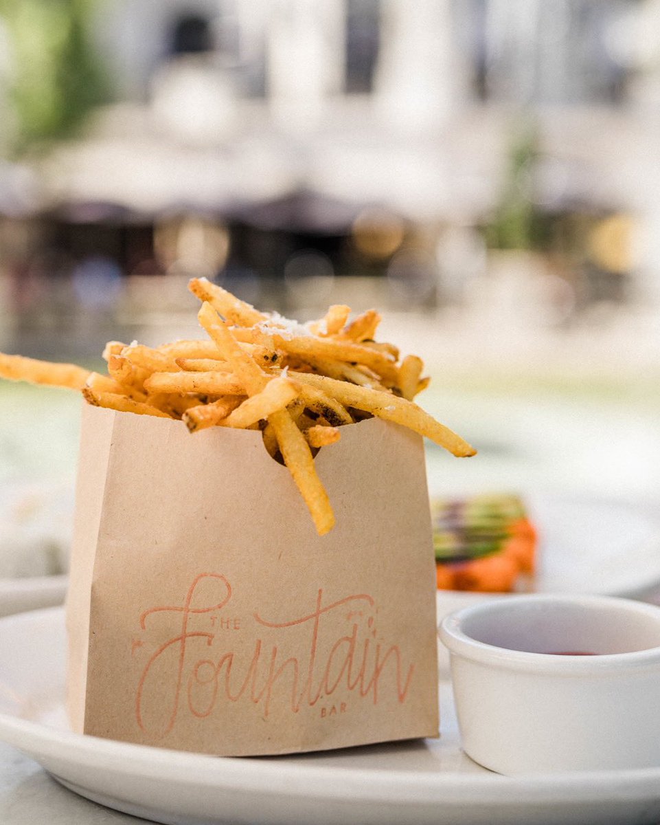 TheGroveLA's tweet image. It may be Thursday, but every day is Fry-day at The Fountain Bar. #TheGroveLA