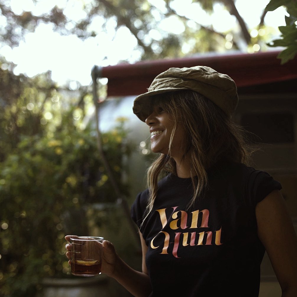 Halle Berry tweet media