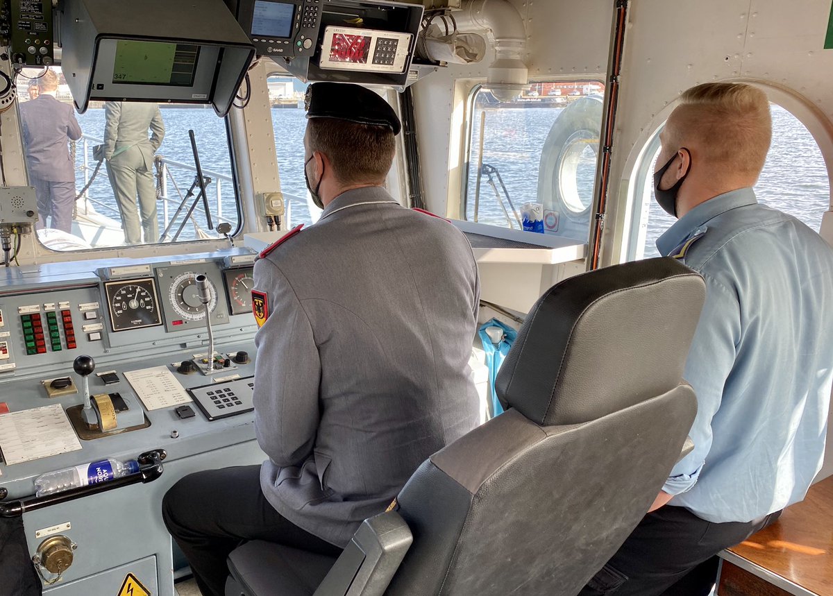 Im Rahmen der Marinereise besuchte der #LGAN der <a href="/FueAkBwHH/">Führungsakademie der Bundeswehr</a> das 3. #Minensuchgeschwader in Kiel. Die Besatzungen ermöglichten dem LGAN einen kleinen Einblick in die Komplexität unserer verschiedenen Waffensysteme. Abgerundet wurde der Tag mit einer #Seefahrt auf den #Seehunden