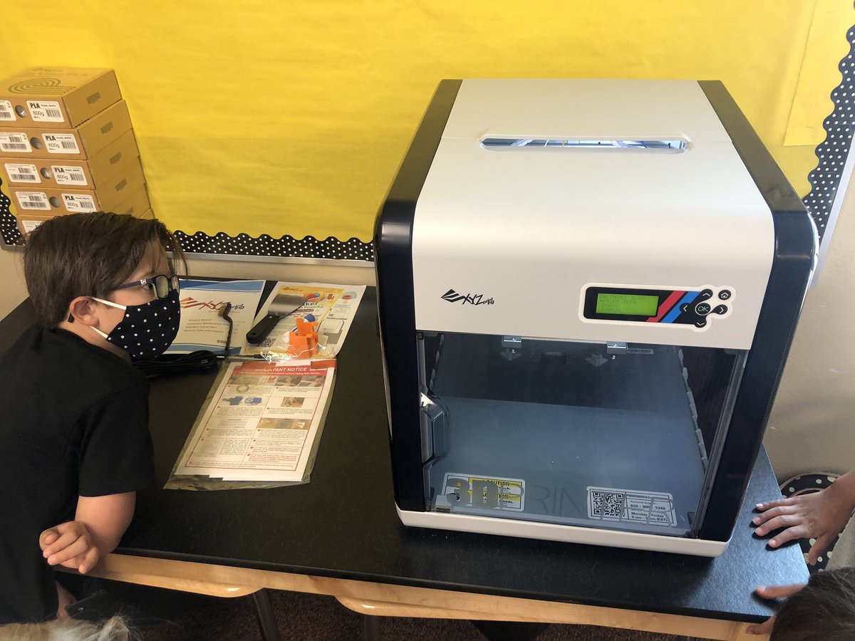 colorado_stem's tweet photo. Our level three students are mesmerized by their new 3D printer in Mrs. Marantino’s room. Our remote kiddos will have the chance to design a project too! https://t.co/gVUwdfmohY