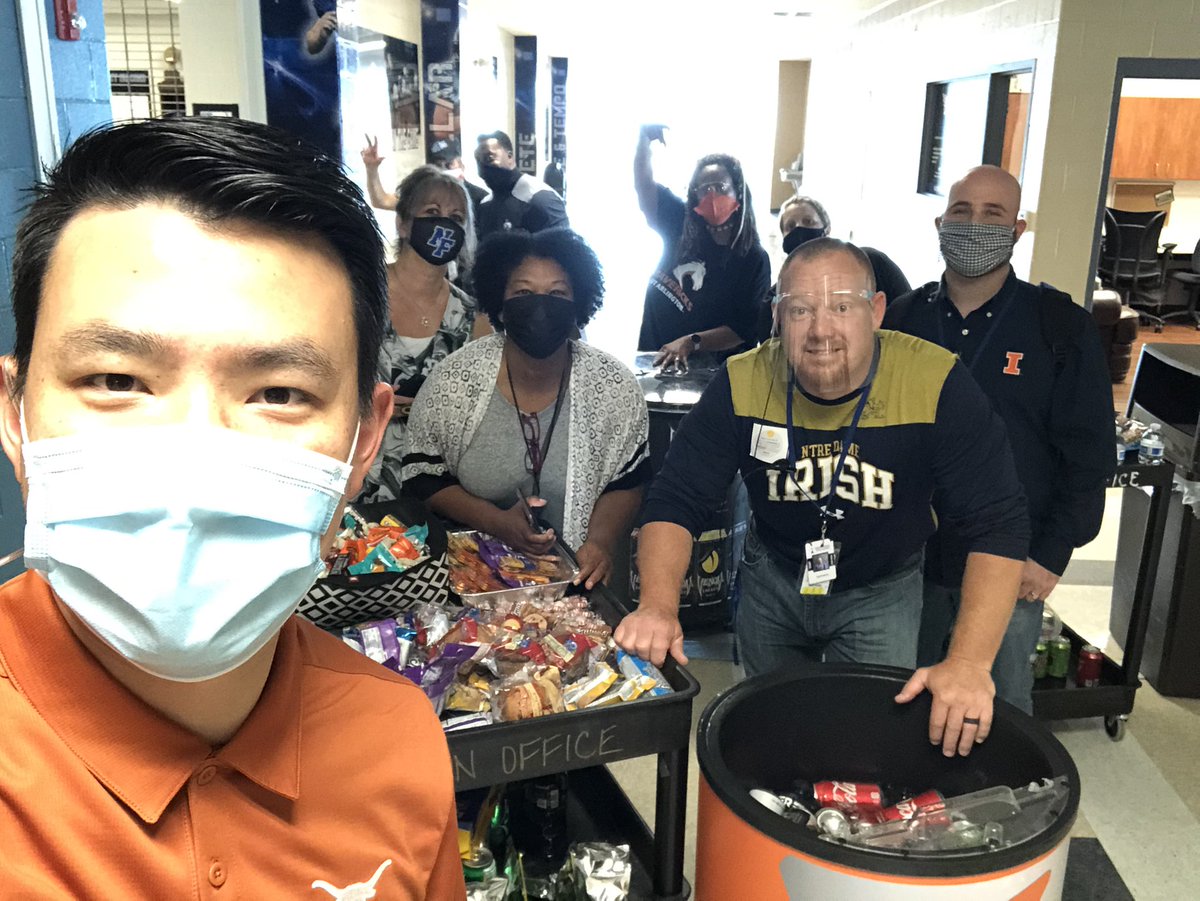 MichaelJungEDU's tweet photo. Coke break @NFHS_TrueNorth!!! We love our teachers and staff!#trueNorth #empower @forneyisd @justinwterry https://t.co/rQdtauI0HB