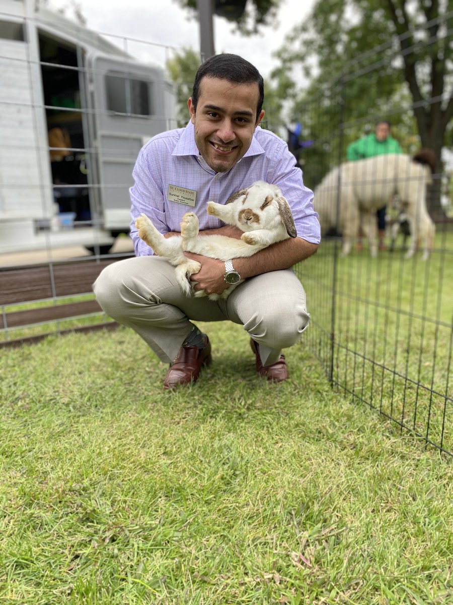 SCSUStudentGov's tweet photo. Student Government Members stopping by at the Petting Zoo at Cloud Fest before their Senate Meeting. 

Great job @scsu_upb ! 
#Huskies #SCSU #StudentGovernment https://t.co/fT0fG3N0QW
