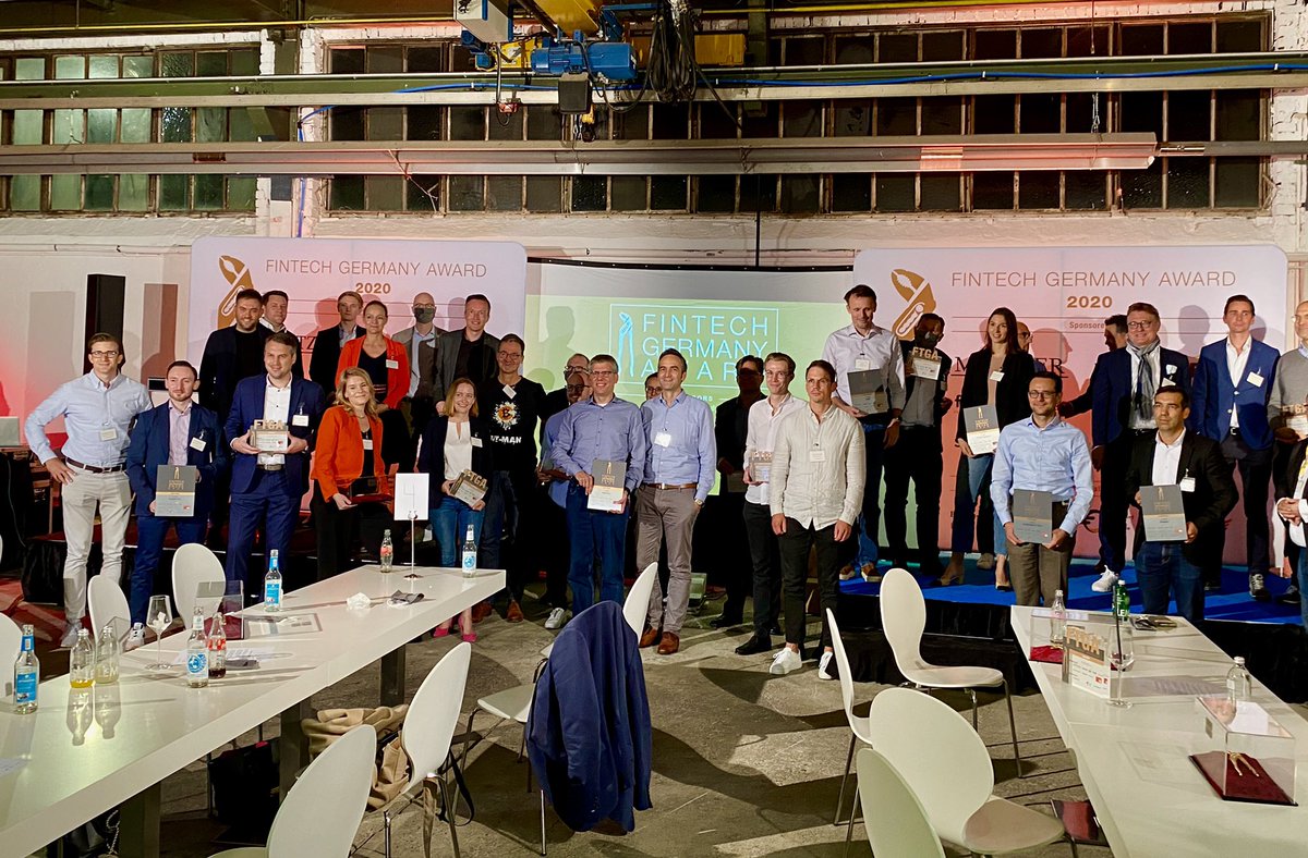 Das sind sie: Die Gewinner des #FintechGermanyAward
2020. Wir gratulieren den Machern von #Tangany, <a href="/myos_finance/">Myos</a>, <a href="/getpenta/">Penta by Qonto</a>, @weltsparen, <a href="/getqonto/">Qonto</a>, #getsafe, <a href="/hawkAI_/">HAWKAI</a>, @cashlink_de sowie allen Zweit- und Drittplatzierten!


#FTGA2020
<a href="/FintechGermany/">Fintech Germany 🇩🇪</a>
<a href="/FMFdigital/">Frankfurt Main Finance</a>
<a href="/techfluence_eu/">TechFluence /Lab</a>