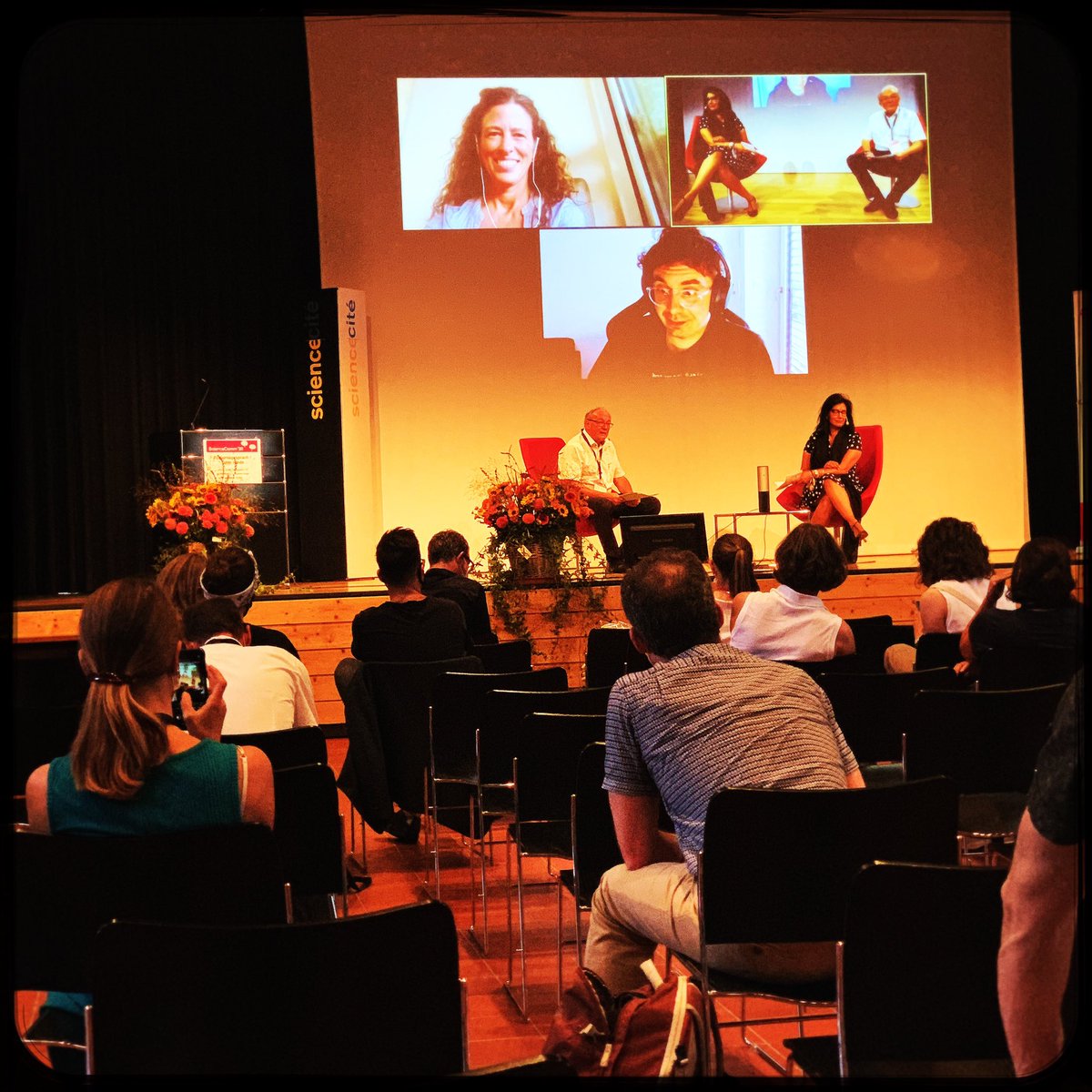 farida_friday_k's tweet photo. Where #swiss #sciencecommunicators meet #ScienceComm20 #lovemyjob https://t.co/pTaZoVKKOM