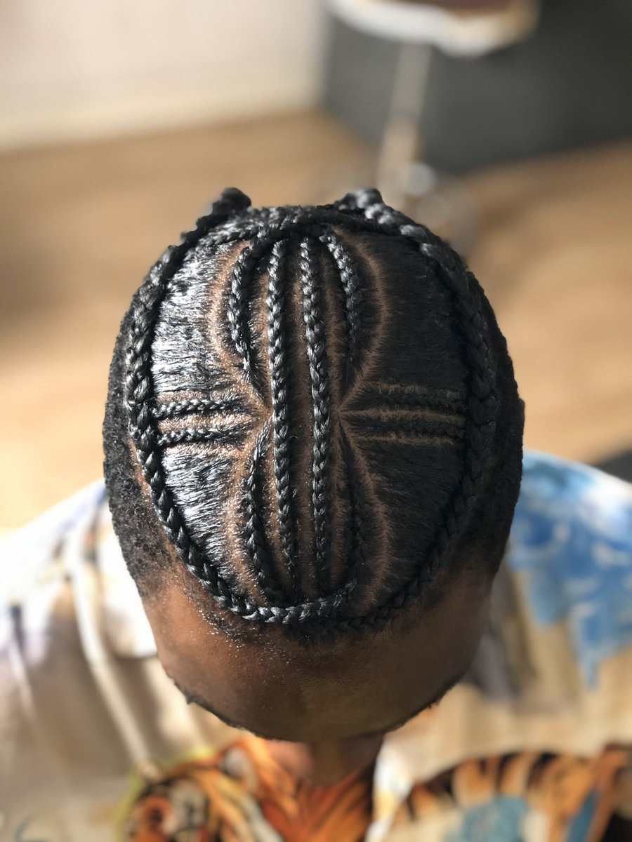 diva_court's tweet image. Doing hair is not just a job it’s a passion ❤️#hair #braidslife #Bordeaux