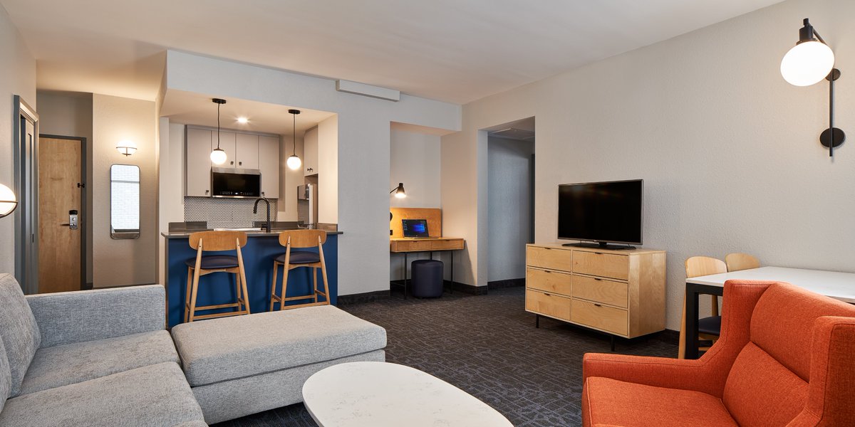 Are you frustrated with trying to work from home?  Work from one of our beautiful rooms and power through your day!! You can even fit in a workout in our gym!  bit.ly/35JFDk3