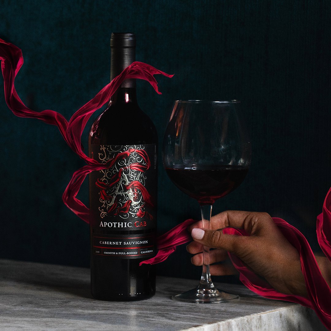 ApothicWine's tweet photo. The love for Apothic Cab keeps pouring in. Slip into a mysterious night with silky smooth #ApothicCab - now back forever. https://t.co/P9D5Kk7vcn