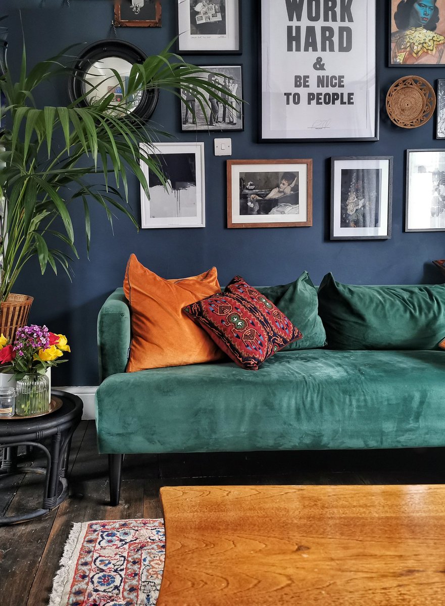 Alicia_Cubitt's tweet photo. A lot has happened since my last dabble with Twitter. But safe to say I have a huge amount of charity shop interior content βπ» #secondhandhome #thrify #thrifting #charityshopping https://t.co/Dy0icQ8AoV