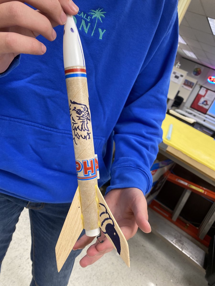 Susie Suits (@ctcdirector) on Twitter photo Rocket science and art!  STEAM in action <a href="/FOCTC/">CTC at Fort Osage</a> #CTCEngineering #CTCHandsOn Rocket science and art!  STEAM in action <a href="/FOCTC/">CTC at Fort Osage</a> #CTCEngineering #CTCHandsOn