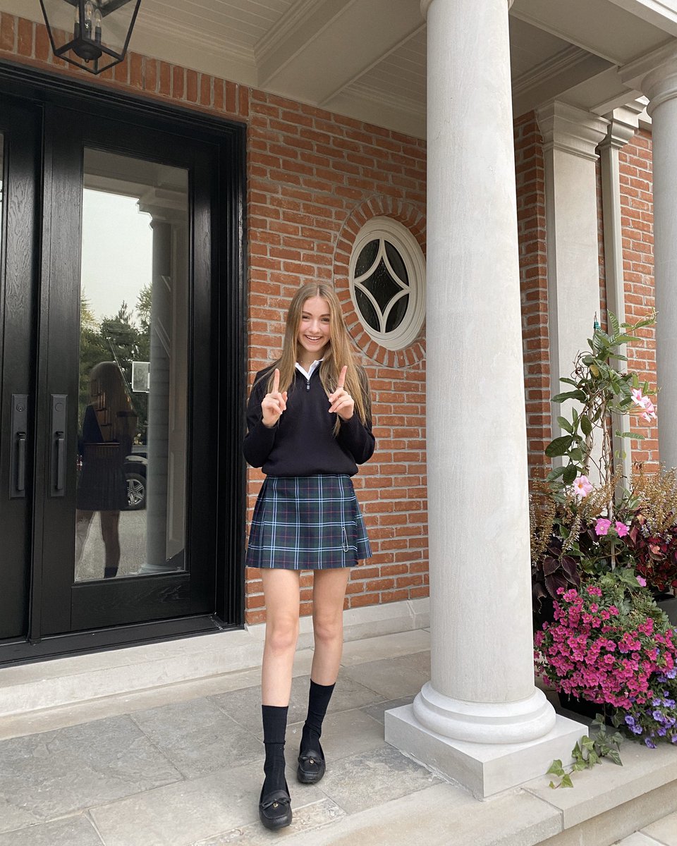 LaurenOrlando's tweet photo. first day of grade 11 :) https://t.co/1mZH1yeDRd