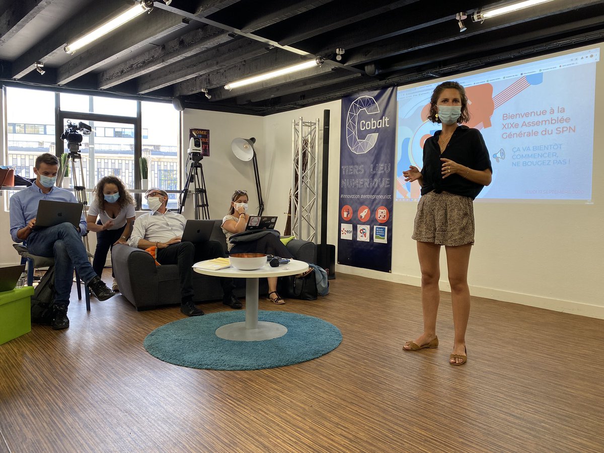 Dernier briefing technique par Anne-Céline, chargée de com du <a href="/reseauSPN/">Réseau SPN</a>. Une AG avec presque 80 adhérents en ligne et le conseil d’administration en présentiel à <a href="/cobaltpoitiers/">Cobalt-Poitiers</a>. C’est parti ! #association #poitiers #niort #larochelle #angouleme #numerique