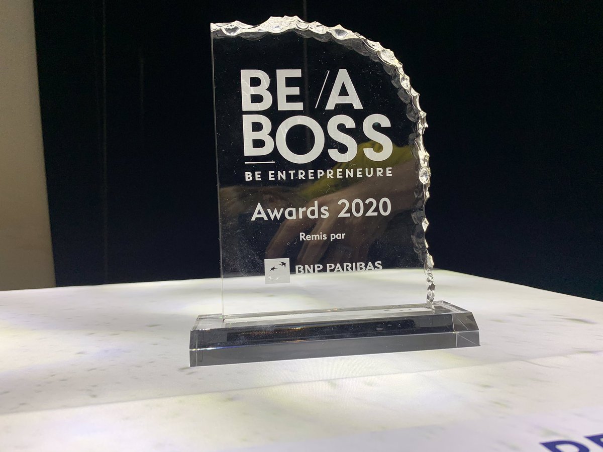 EntrePros_BNPP's tweet photo. L’entrepreneuriat féminin de toute la 🇫🇷 à l’honneur, aux awards #beaboss_2020! Du business, de l’ambition, de l’entraide et tellement d’énergie 🔥 Bravo à toutes les #entrepreneures, et aux gagnantes
#Ydol, @Dipongo_team, @ListenLeon 👏🏻
#ConnectHers @BNPParibas à vos côtés! https://t.co/uJL5AA3WvG