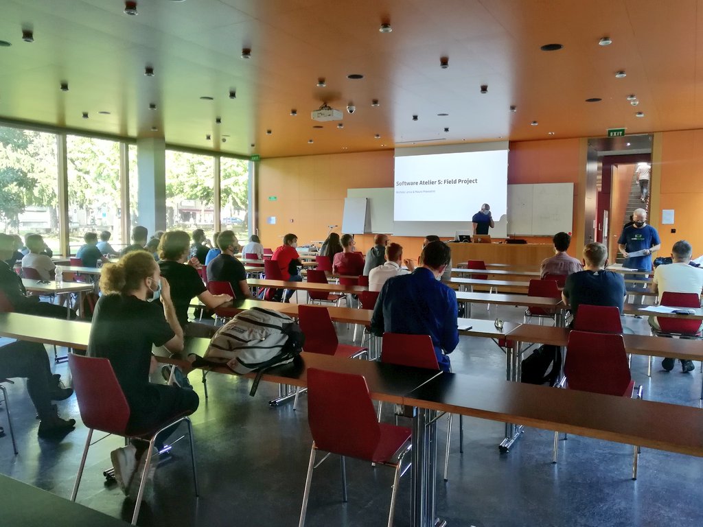 USI_INF's tweet photo. @lanzamichele & @prevo01 kick off the 7th edition of the #Bachelor #FieldProject, with 14 partner companies (re-)joining us to provide our 3rd year students with hands-on experience with real world problems 🤝
#USILife @usisoftware https://t.co/1Gq4jESZaI