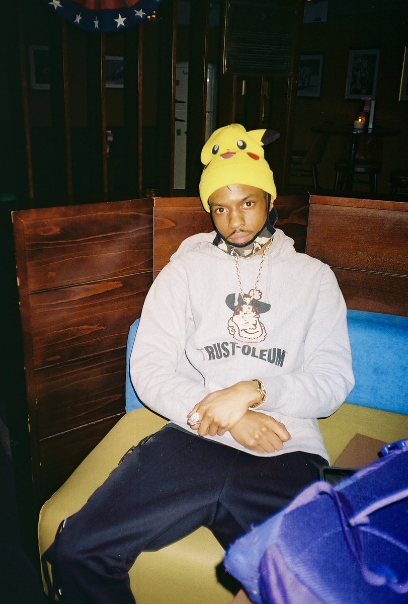 saffiiu's tweet photo. A year ago today I picked up my first film camera, since then I’ve shot for pierre bourne, headie one, many different brands, magazines and so many amazing and talented individuals, a testament to the fact that nothing is far from reach, take risks and believe in your craft 😇 https://t.co/335vC6SRiH