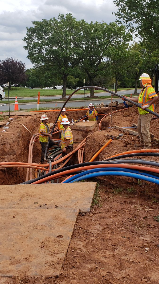 TheHylanGroup's tweet image. DUC is working hard on this intercampus build on a rainy day at @Equinix #DataCenter in Culpeper, #Virginia. #AlwaysInAction downunderc.com